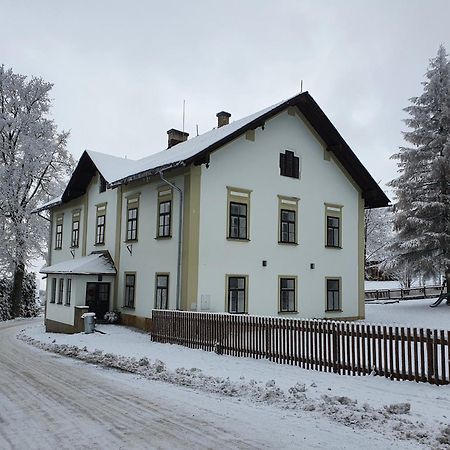 Stara Skola Hedec Lejlighedshotel Králíky Eksteriør billede