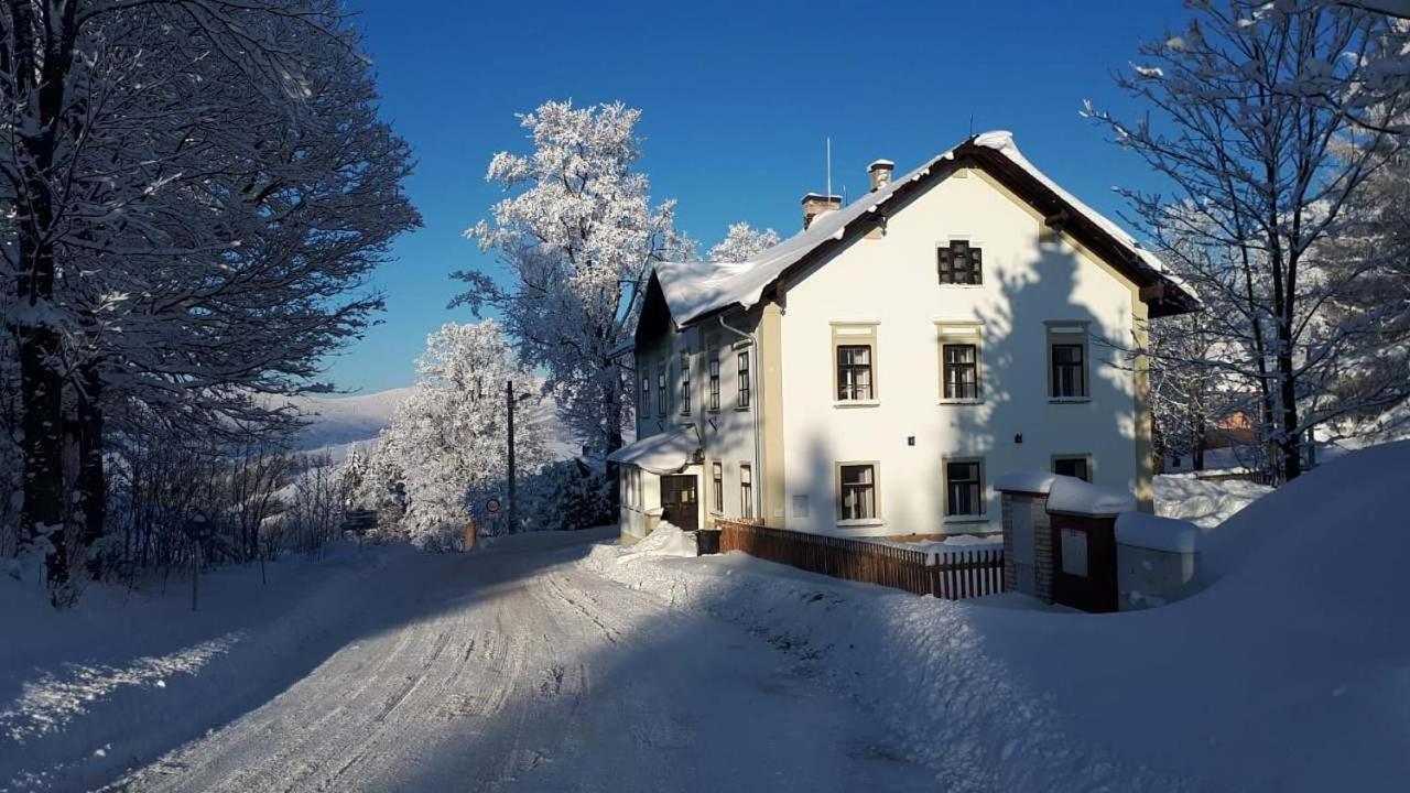 Stara Skola Hedec Lejlighedshotel Králíky Eksteriør billede